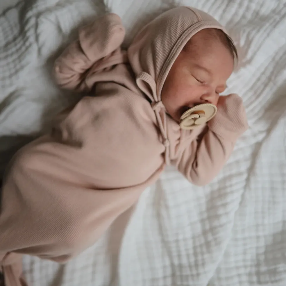 Mushie Ribbed Knotted Baby Gown